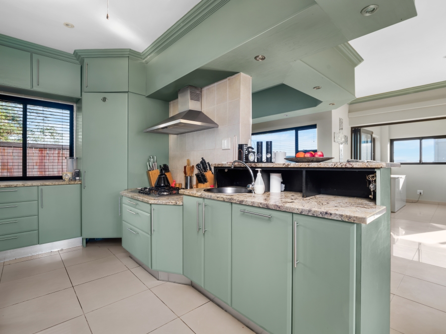 4 Bedroom Property for Sale in Zeegezicht Western Cape